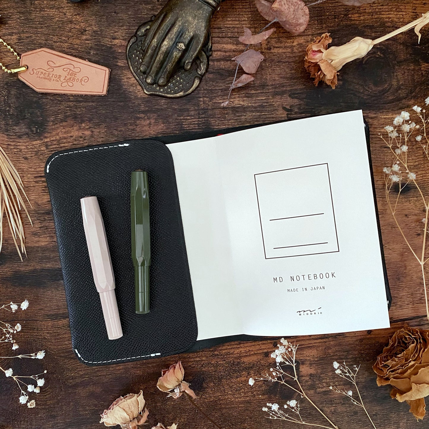 THE SUPERIOR LABOR / シュペリオールレイバー カーフレザーノートカバー【ブラック・A6】