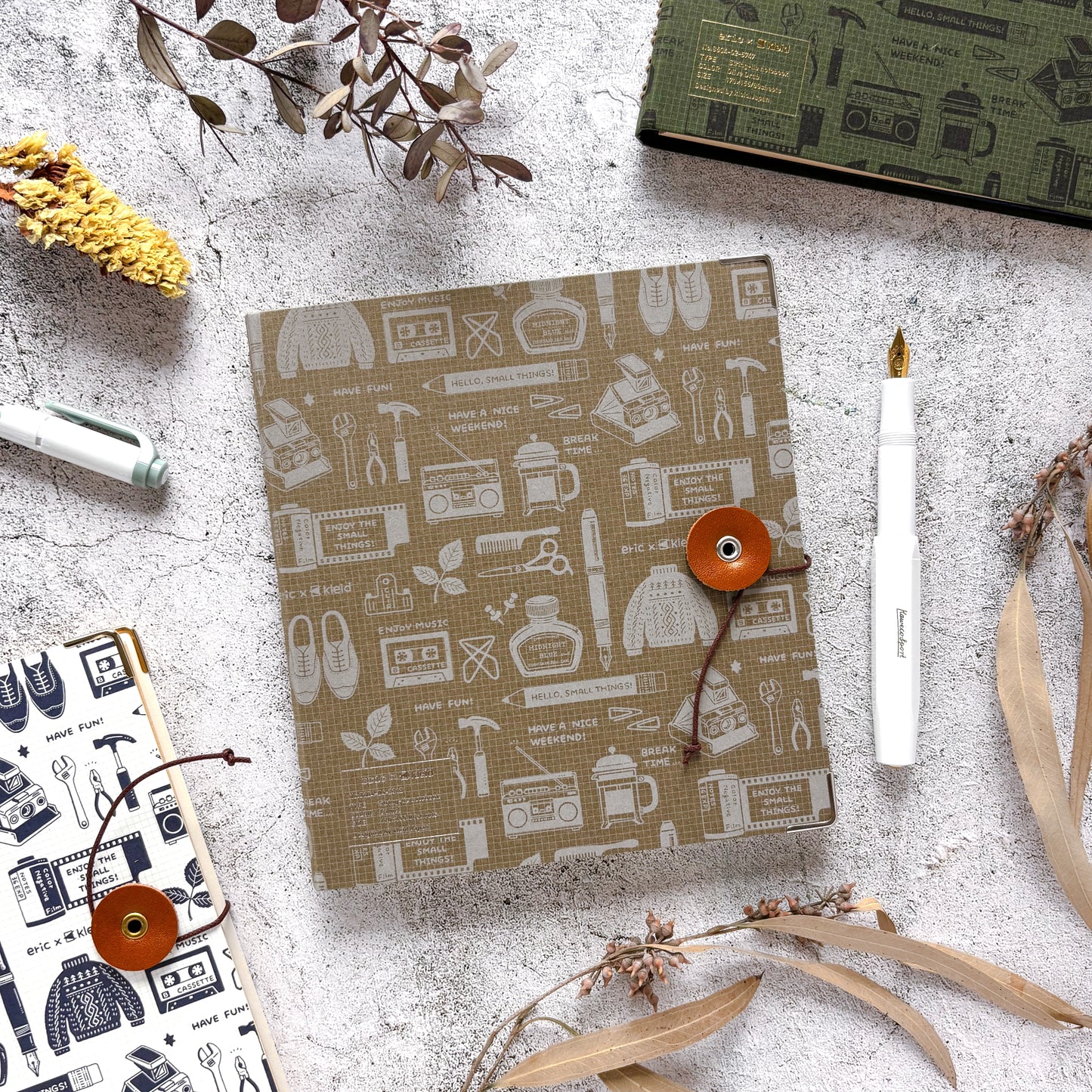 eric / Leather String-tie Notebook w/t pocket - Khaki Cover (cream paper)
