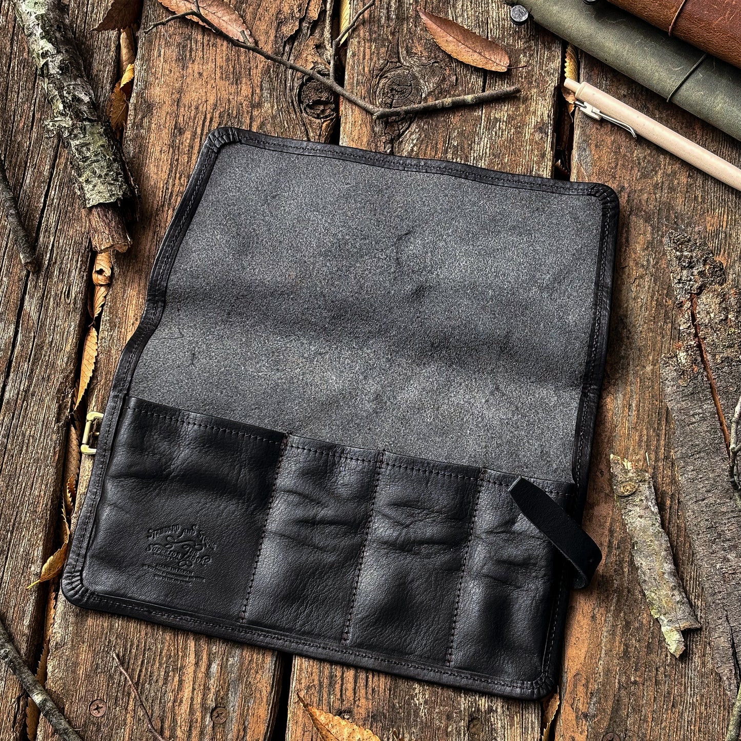 Last Stock / The Superior Labor / Leather Roll Pen Case - Black