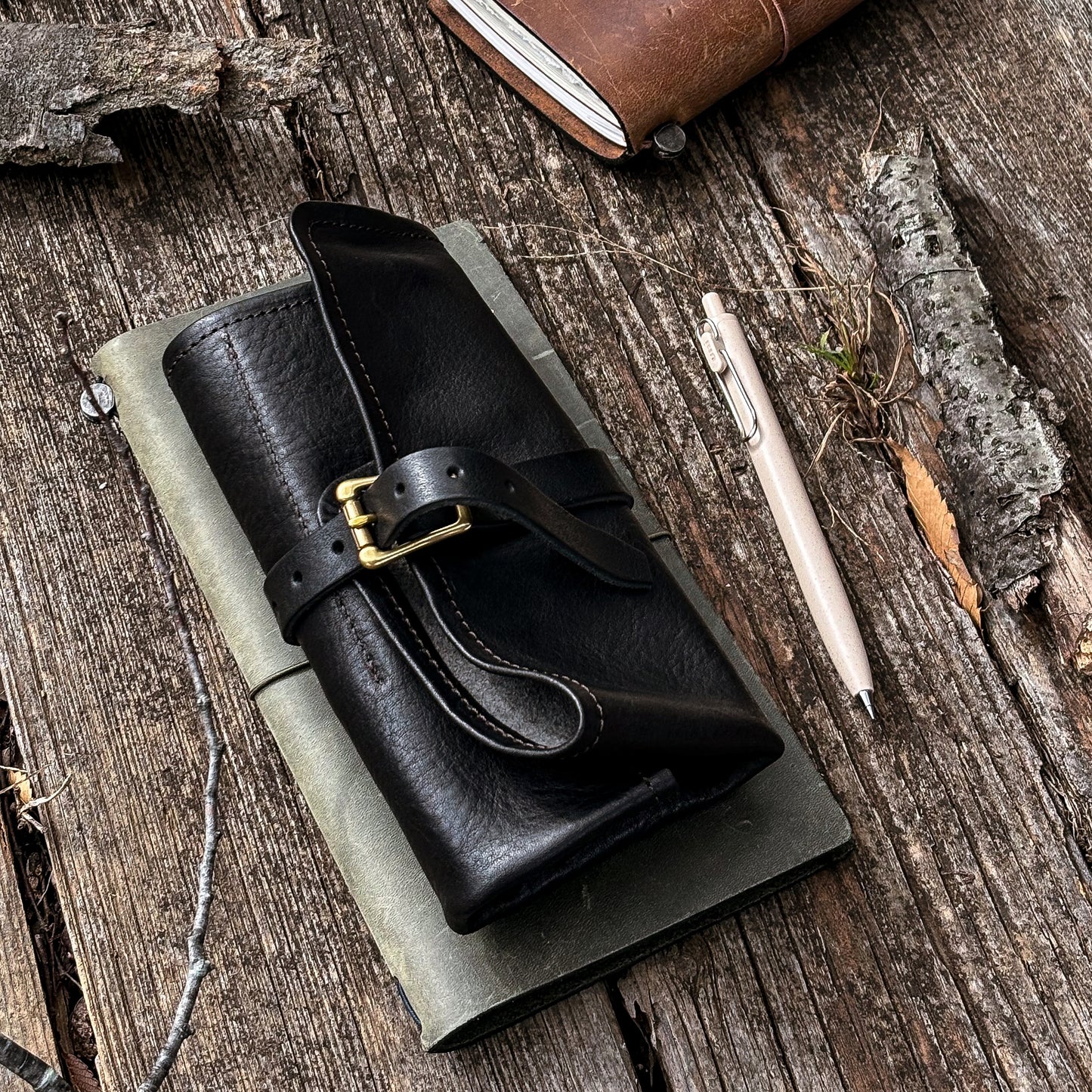 Last Stock / The Superior Labor / Leather Roll Pen Case - Black