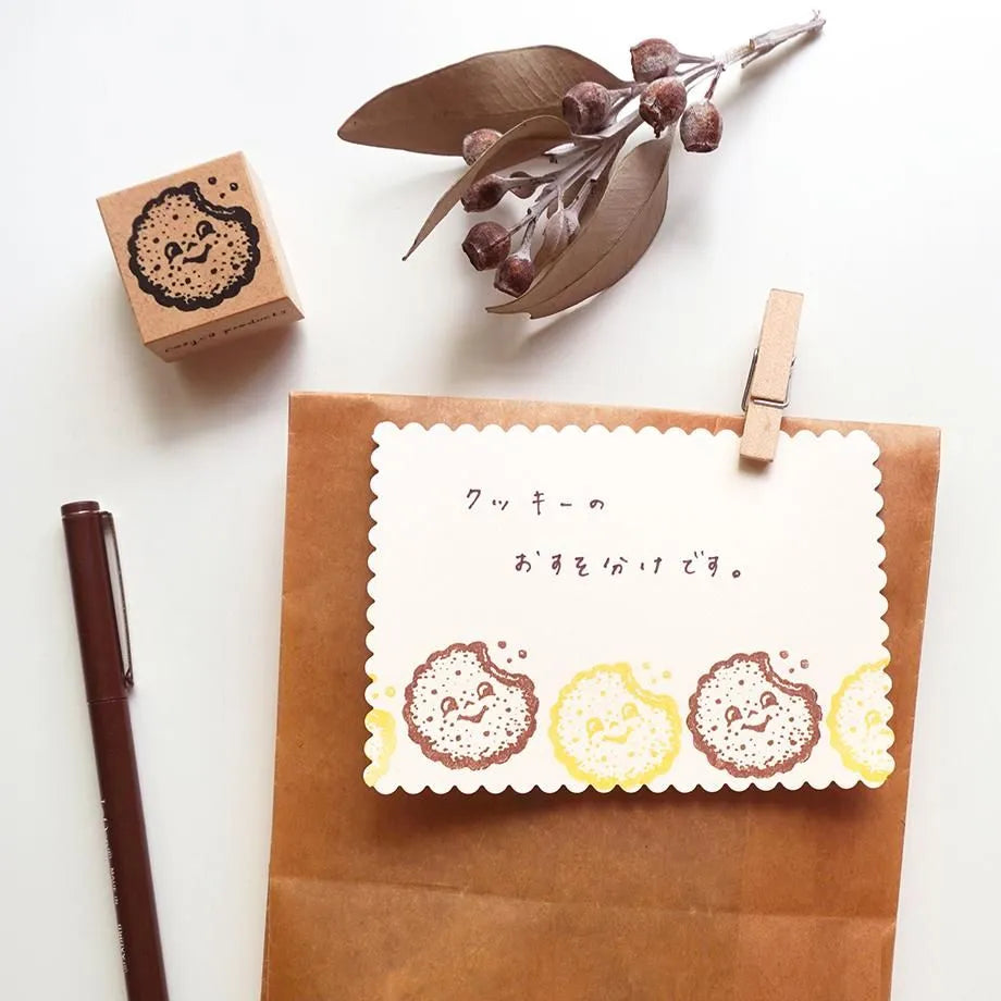 fragola / Rubber Stamp - Biscuit