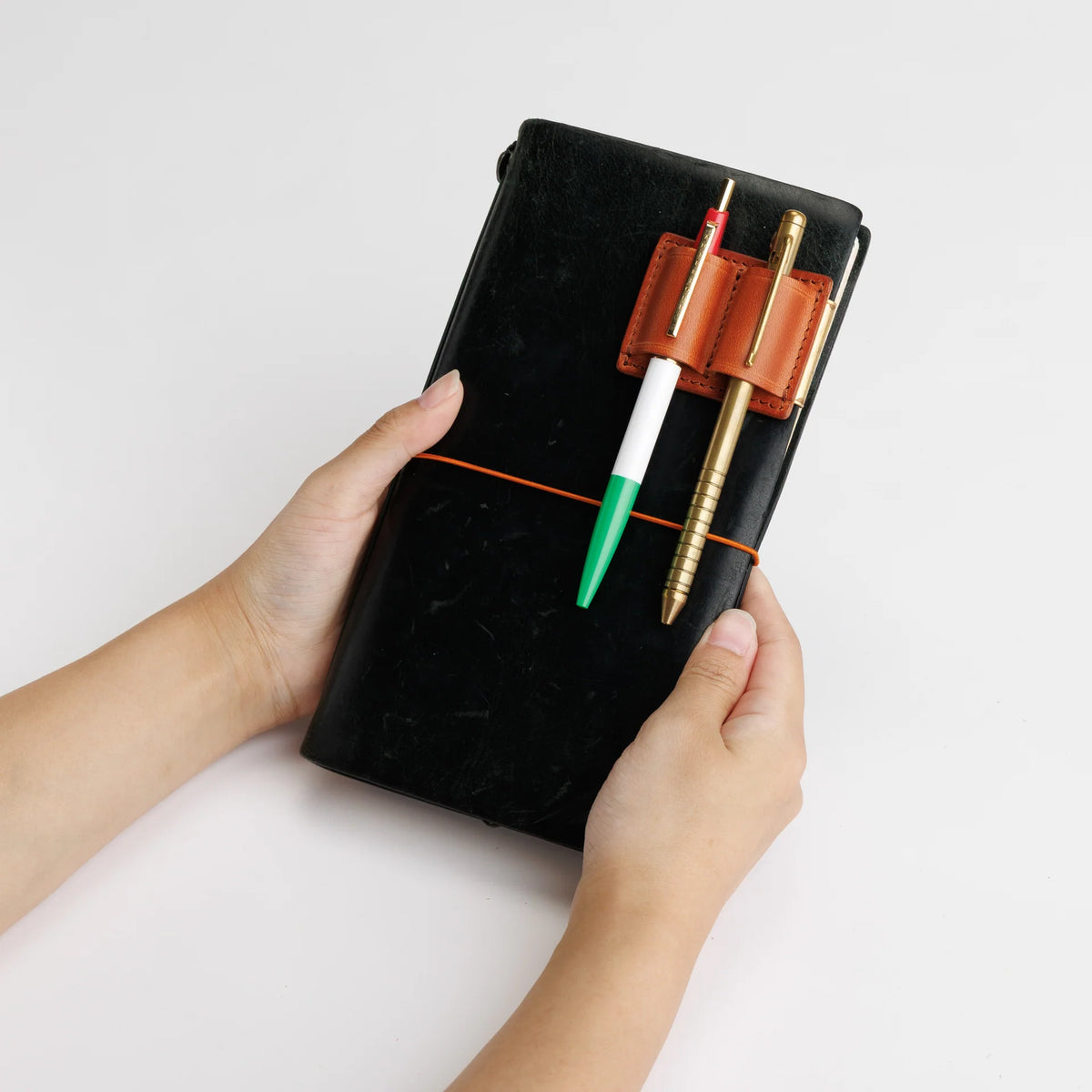 The Superior Labor / clip pen holder (pull-up leather)