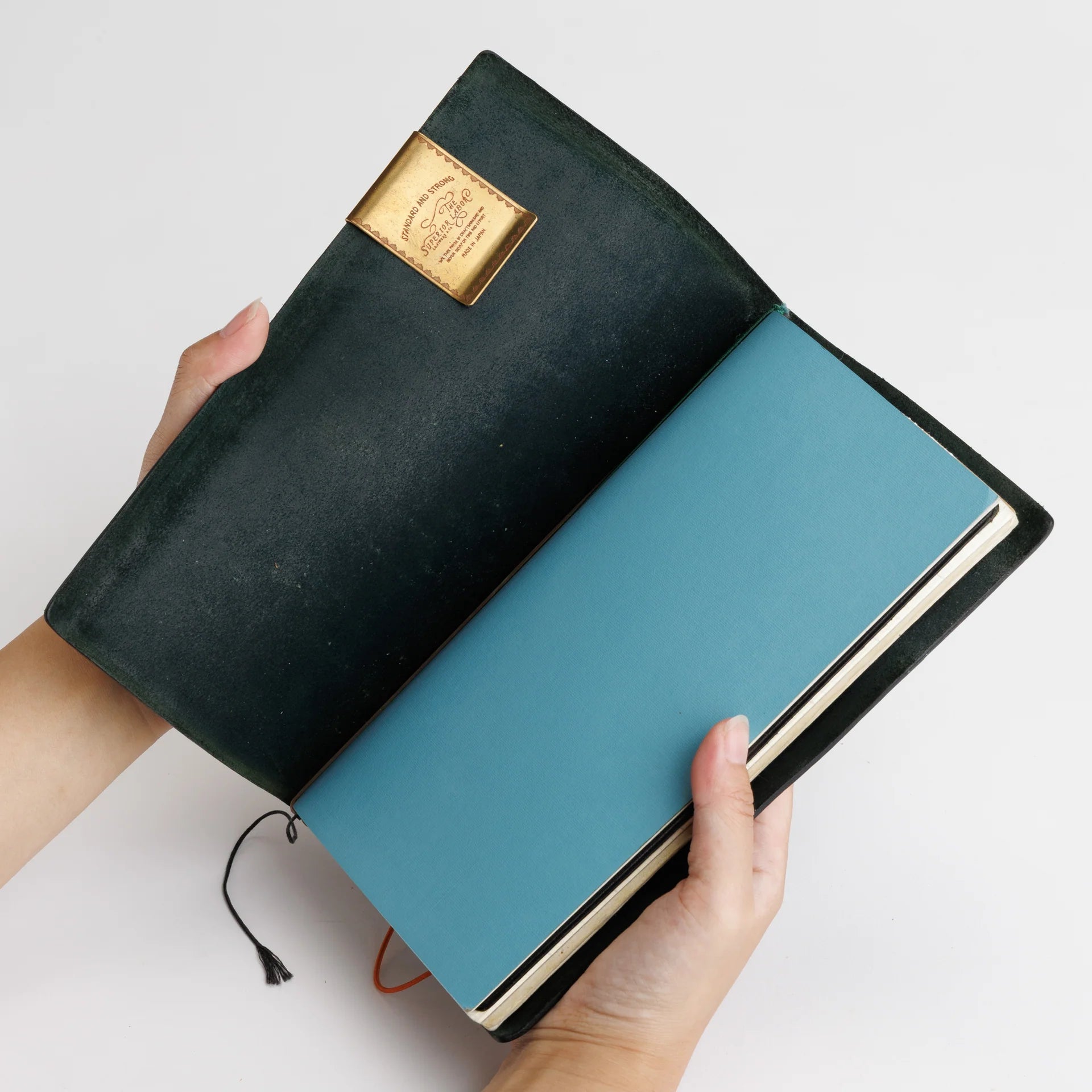 The Superior Labor / clip pen holder (pull-up leather)