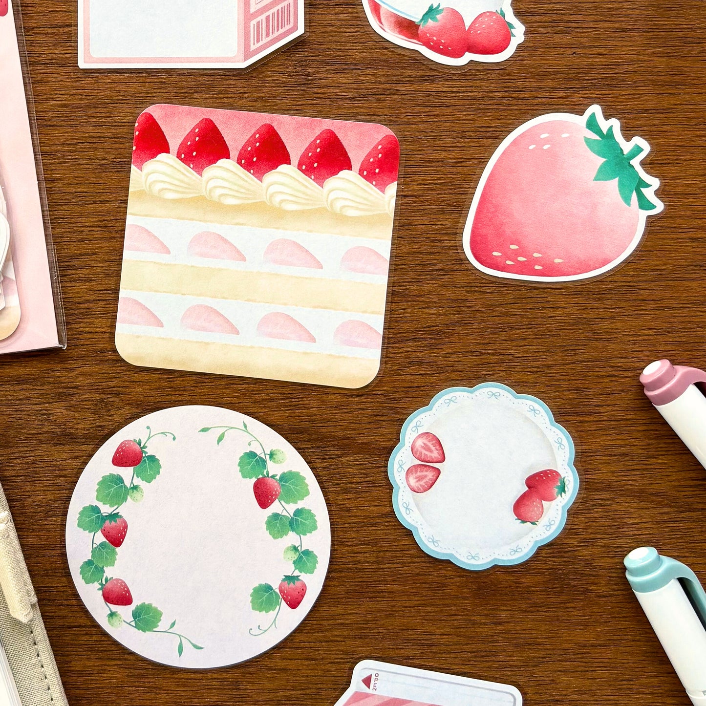 Natsunoka / Flake Sticky Note - Strawberry