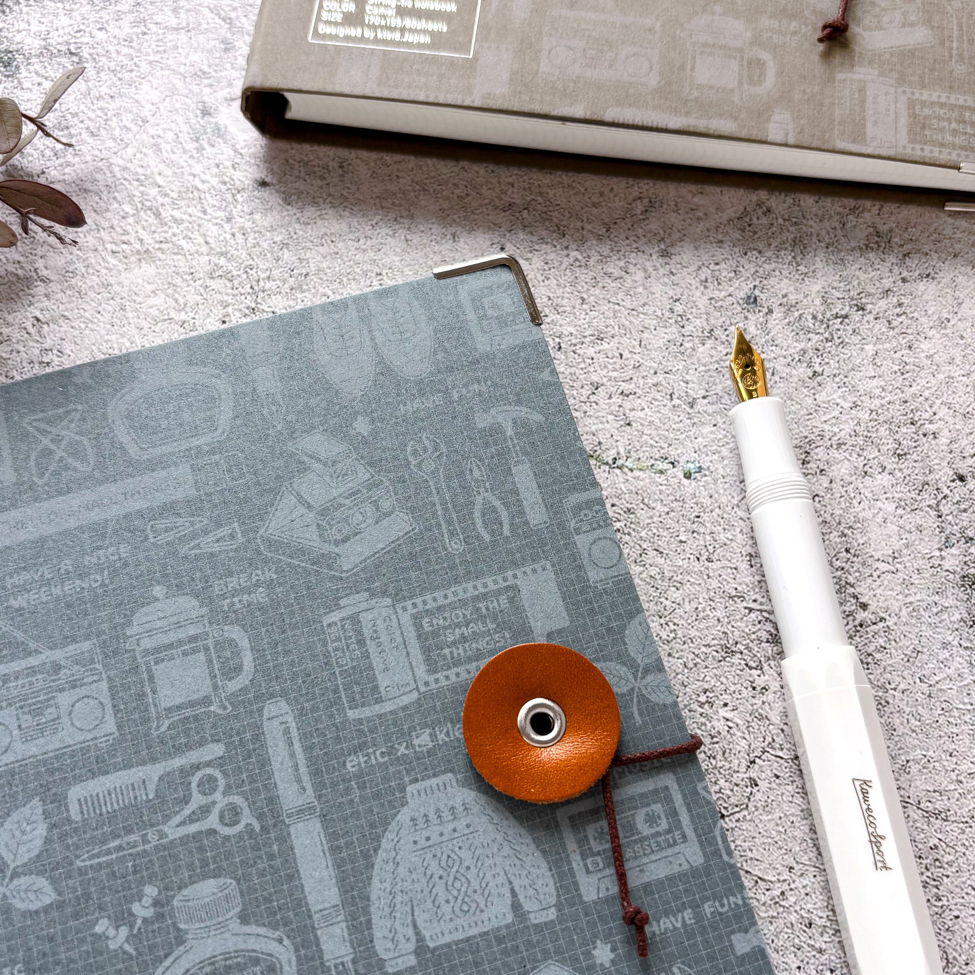 eric / Leather String-tie Notebook w/t pocket - Gray Cover (cream paper)