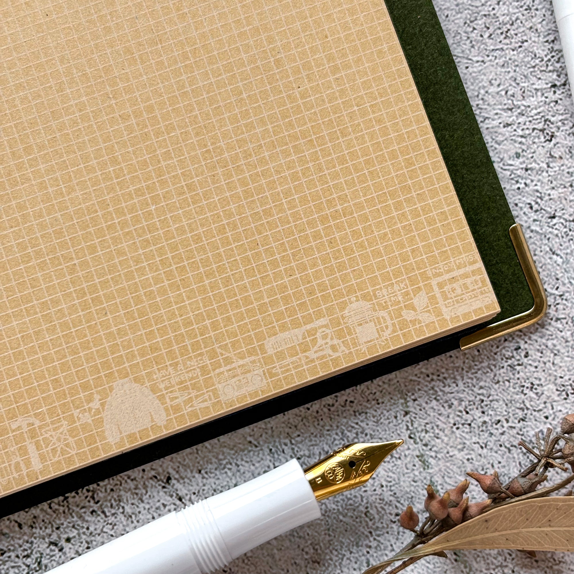 eric Leather String-tie Notebook w/t pocket - Deep Green Cover (kraft paper)