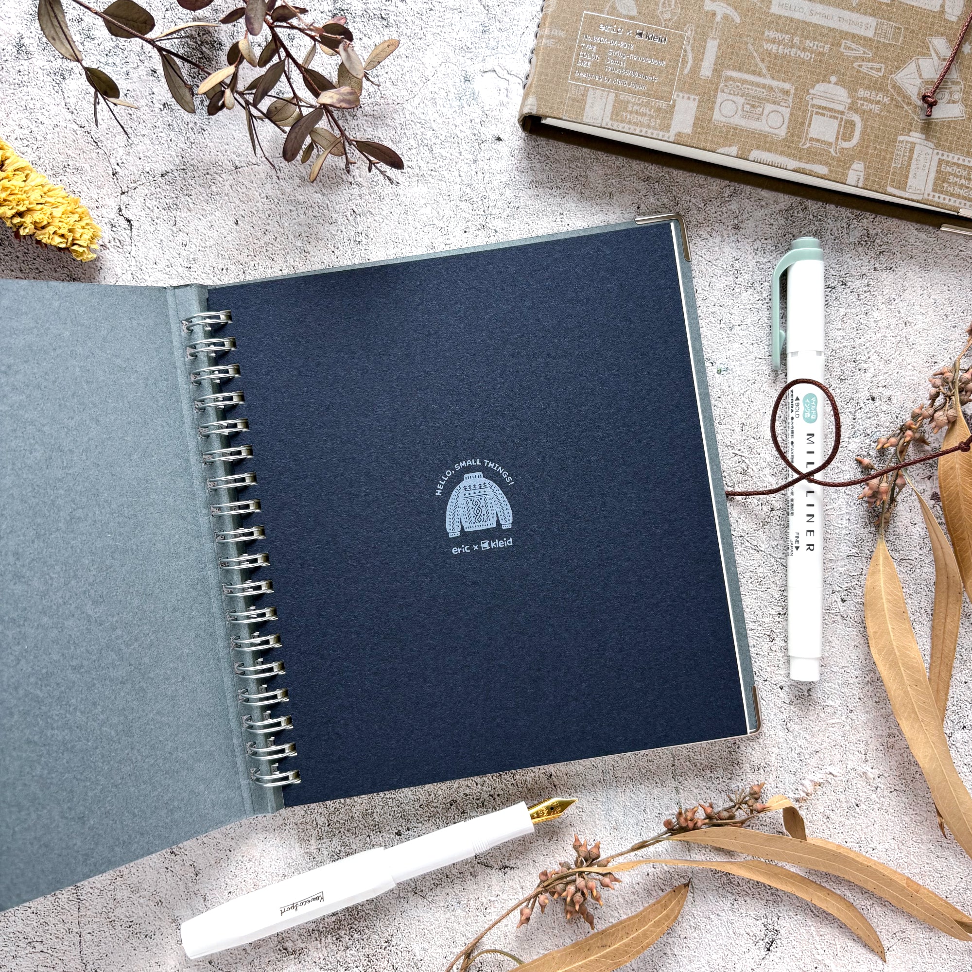 eric / Leather String-tie Notebook w/t pocket - Gray Cover (cream paper)