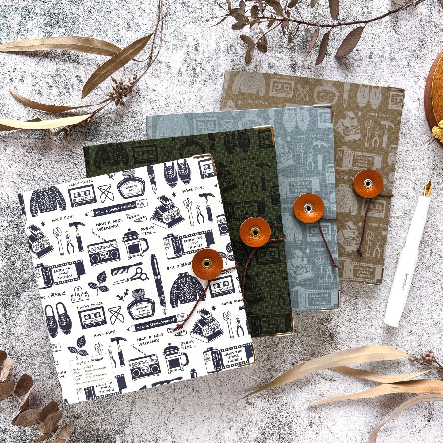eric / Leather String-tie Notebook w/t pocket - White Cover (kraft paper)