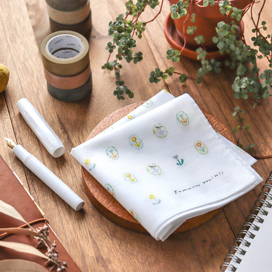 Miki Tamura / Handkerchief - iro iro frame