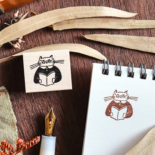 Hankodori / Rubber Stamp - Reading Cat