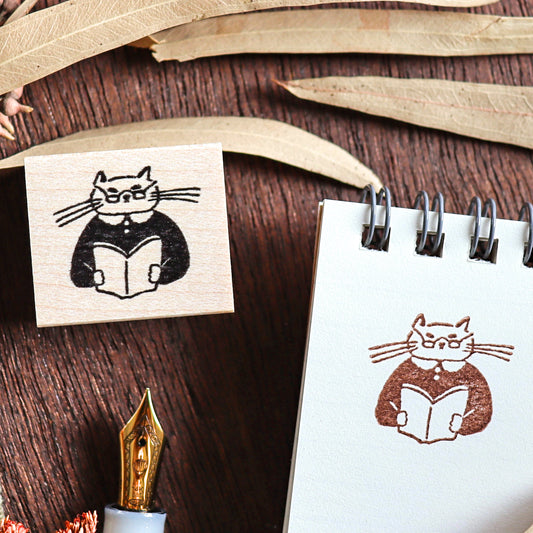 Hankodori / Rubber Stamp - Reading Cat