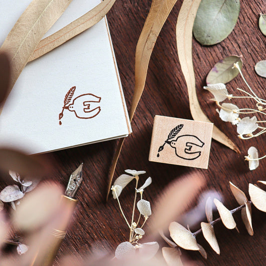 Hankodori / Rubber Stamp - Bird with Feather Pen