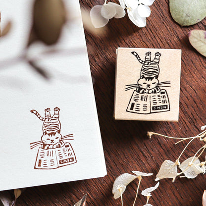 Hankodori / Rubber Stamp - Cat Reading Newspaper