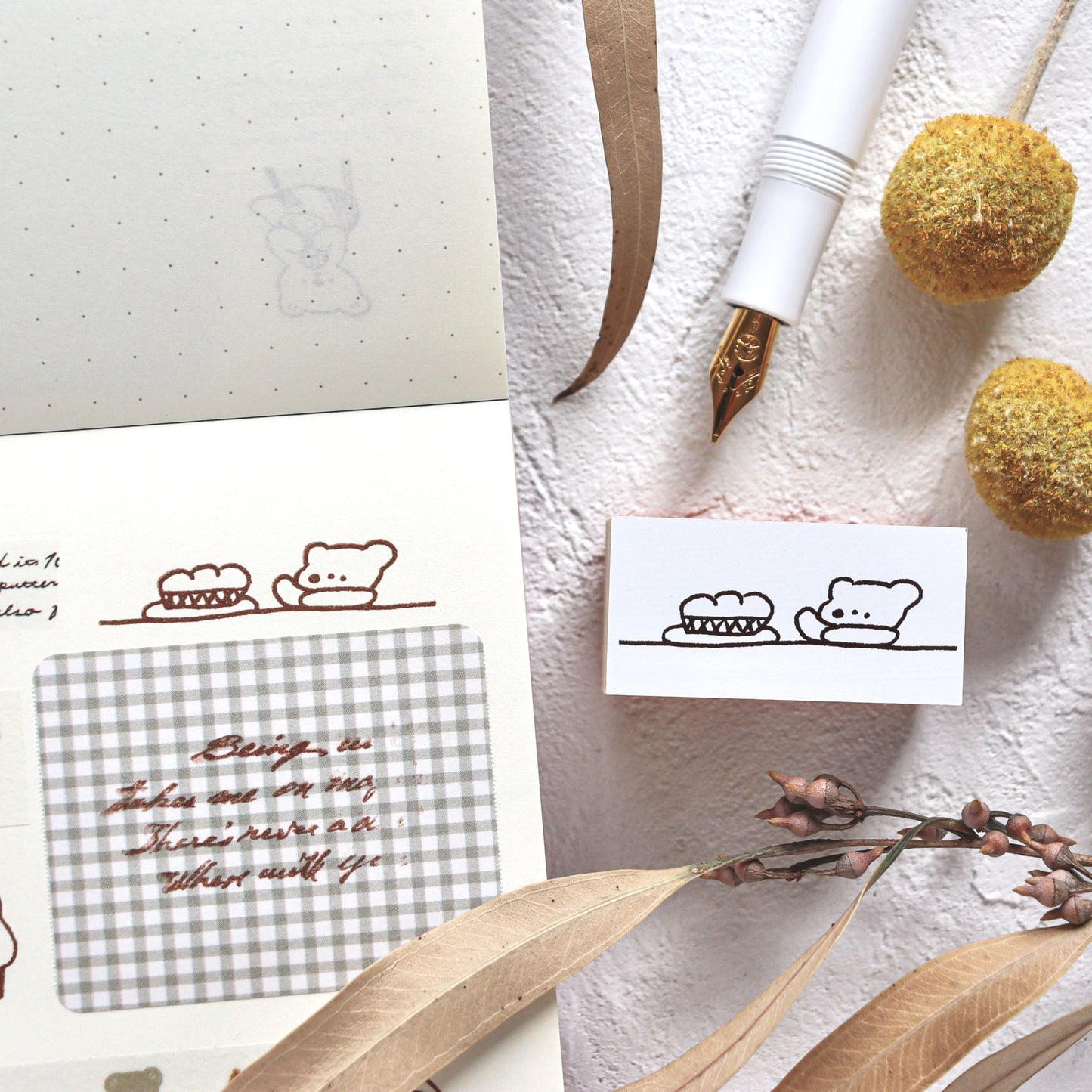 Ranmyu / Rubber Stamp - Bear and Bread