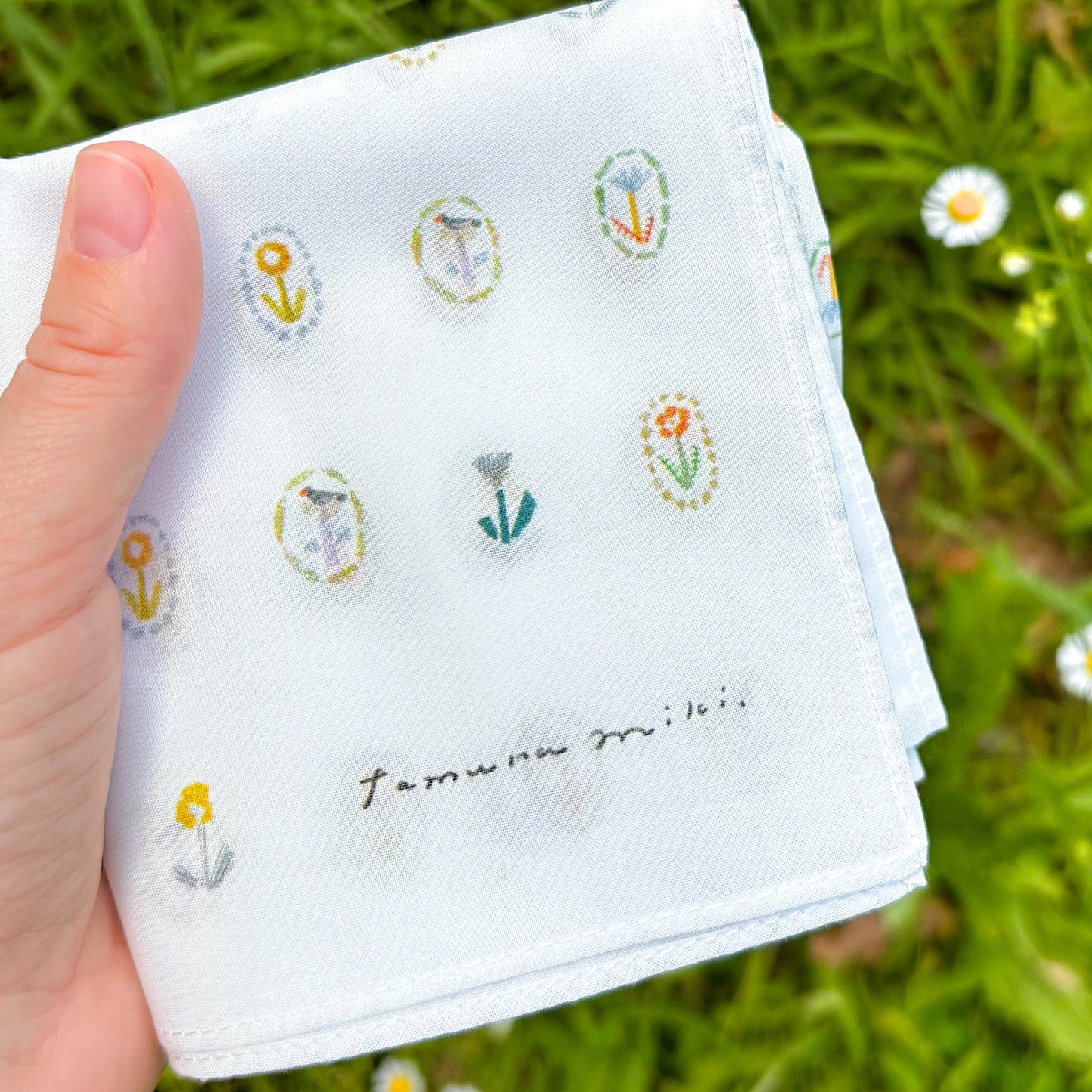 Miki Tamura / Handkerchief - iro iro frame