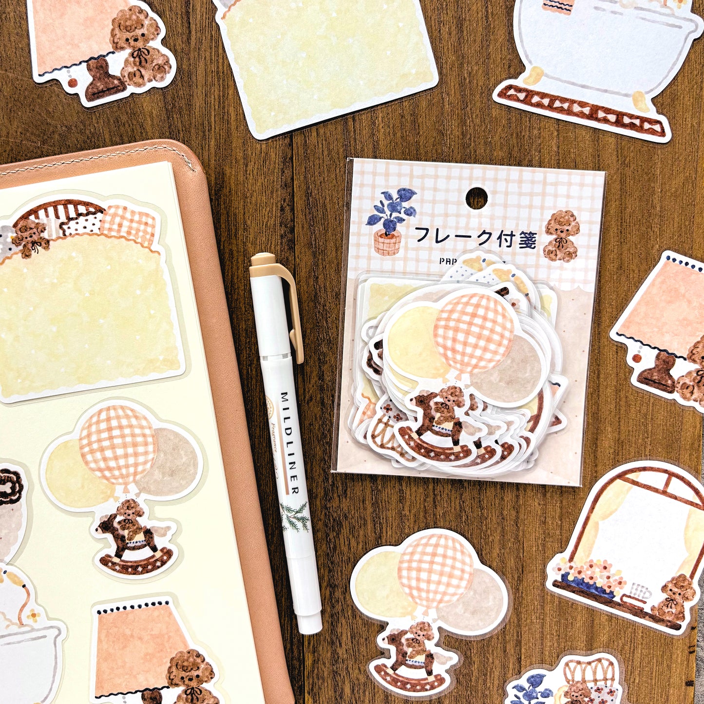 Waka Nakauchi / Flake Sticky Note - Dog at Home