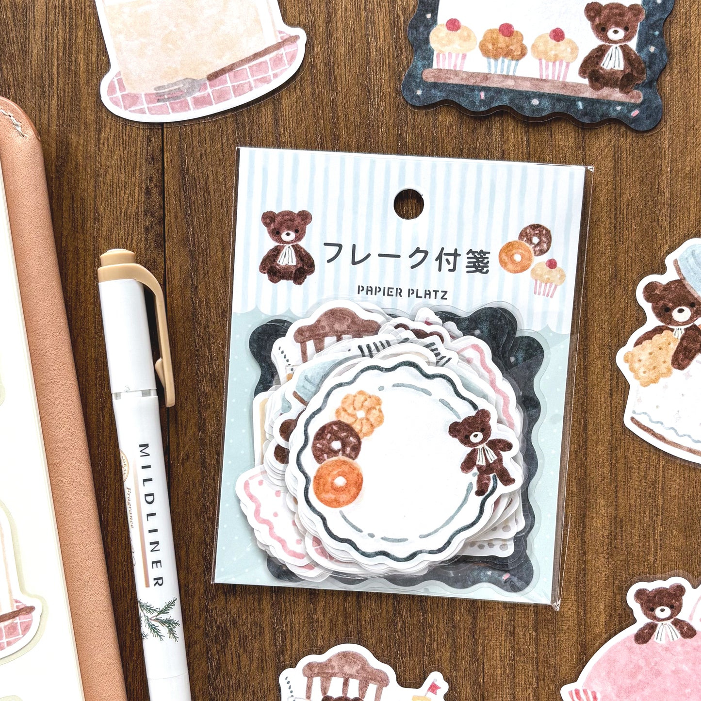 Waka Nakauchi / Flake Sticky Note - Bear & Sweets