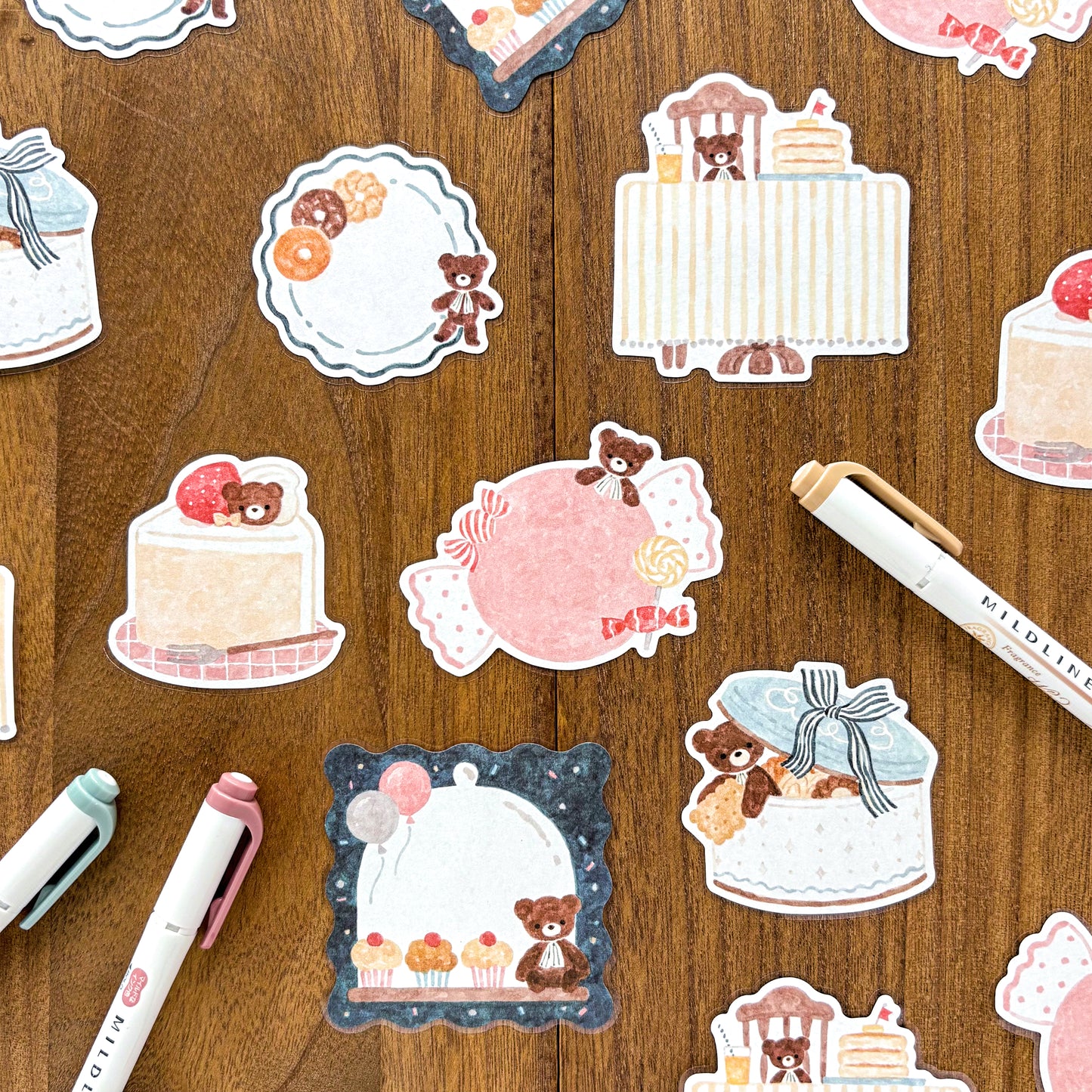 Waka Nakauchi / Flake Sticky Note - Bear & Sweets