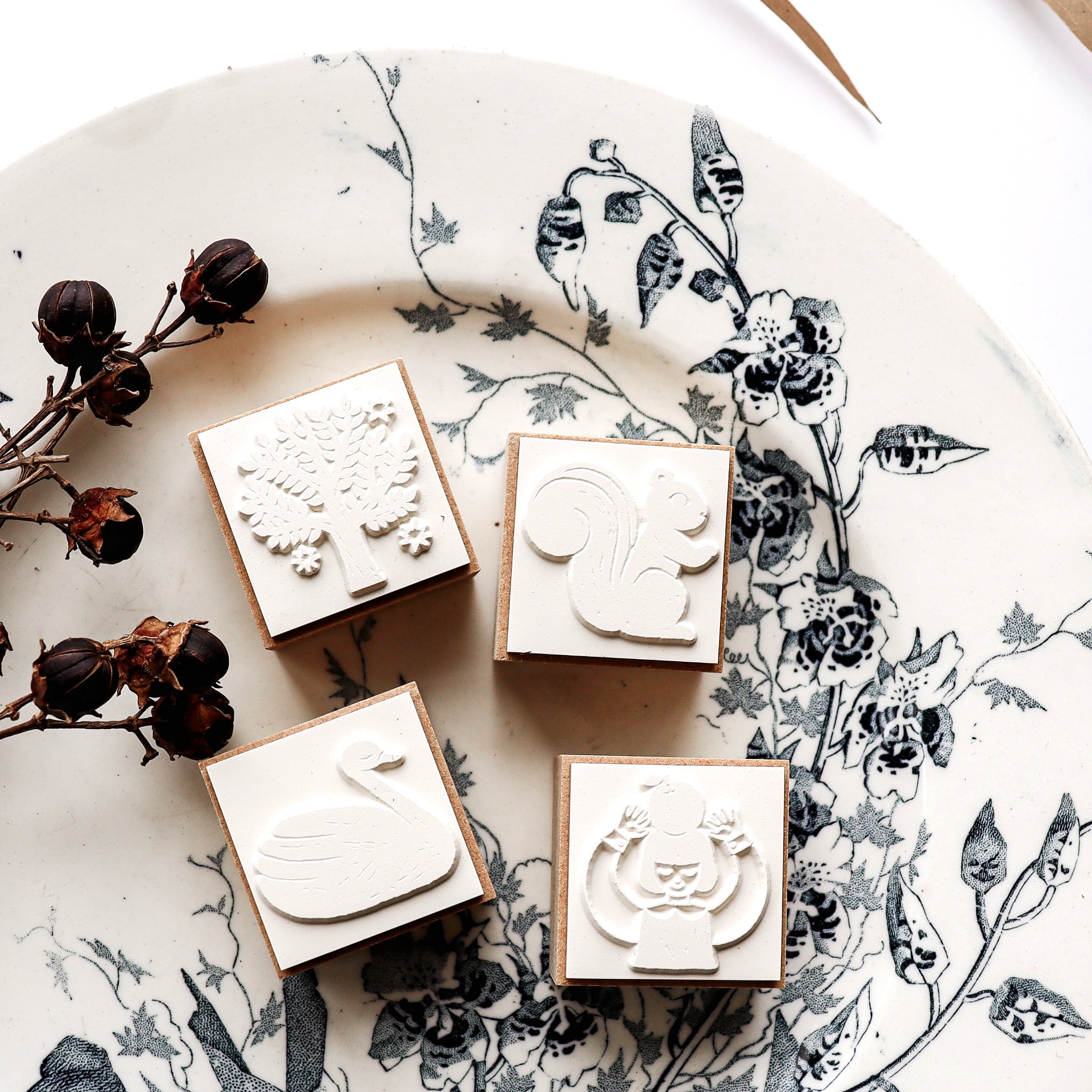 Nishi Shuku / Rubber Stamp - apple