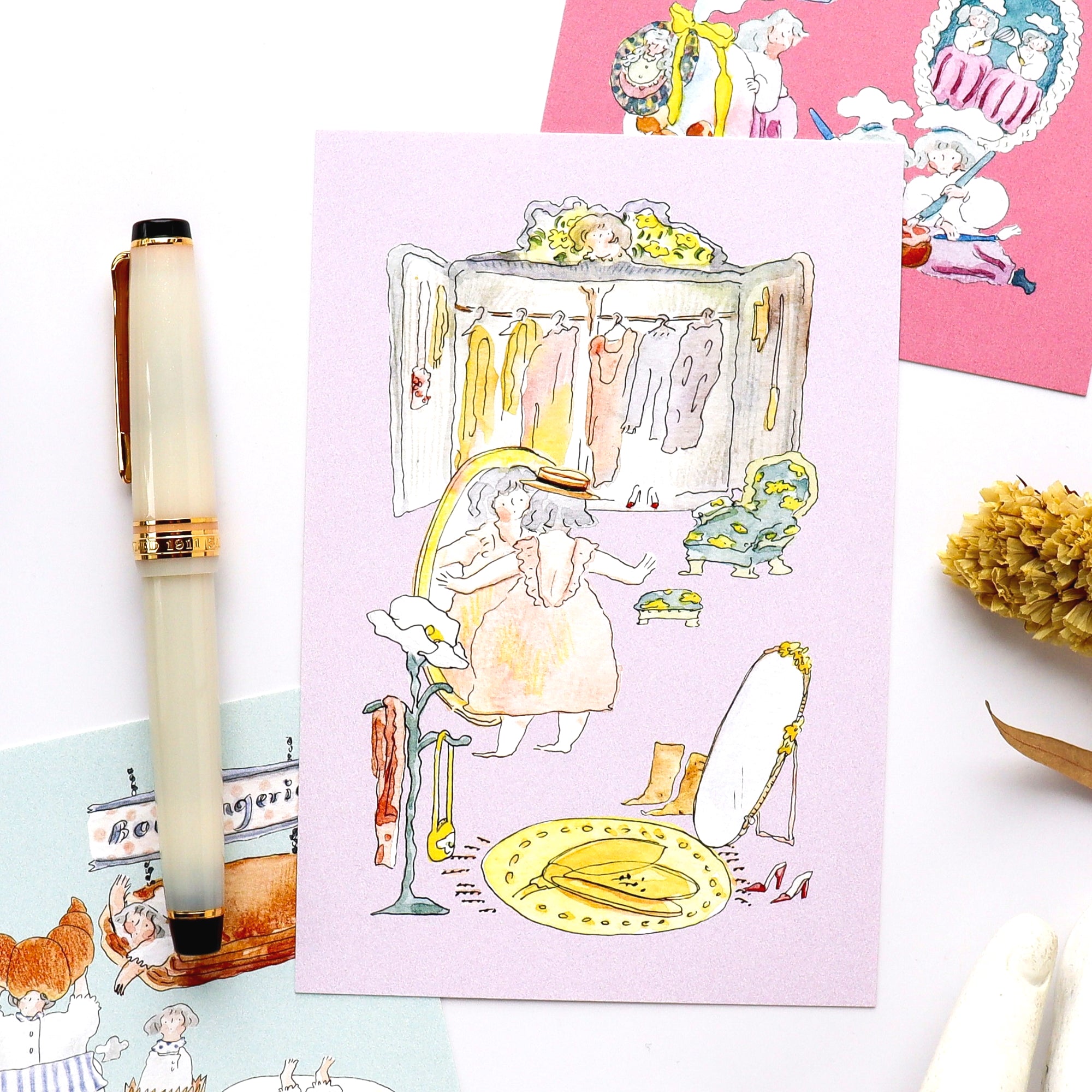 dodolulu / Postcard - dressing corner
