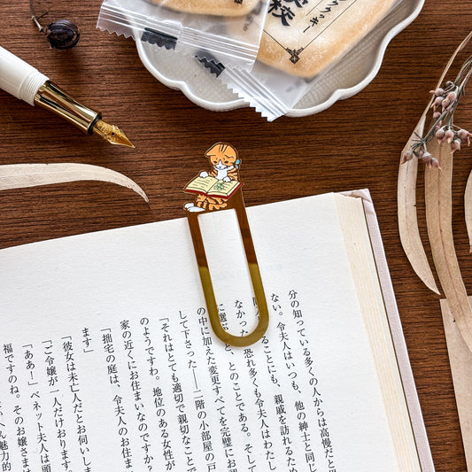Pottering Cat / Bookmark - Clover