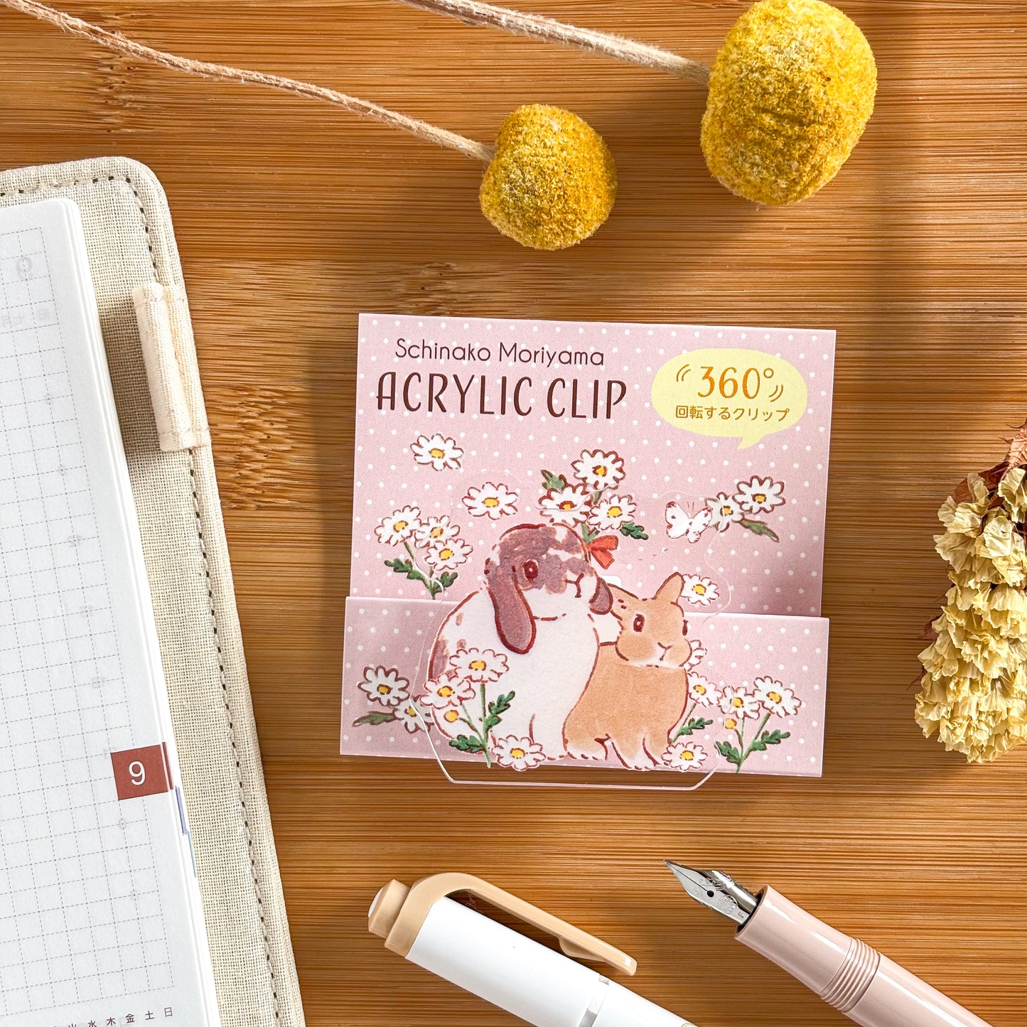 Shinako Moriyama / Rotating Paper Clip - Bunny & Daisy