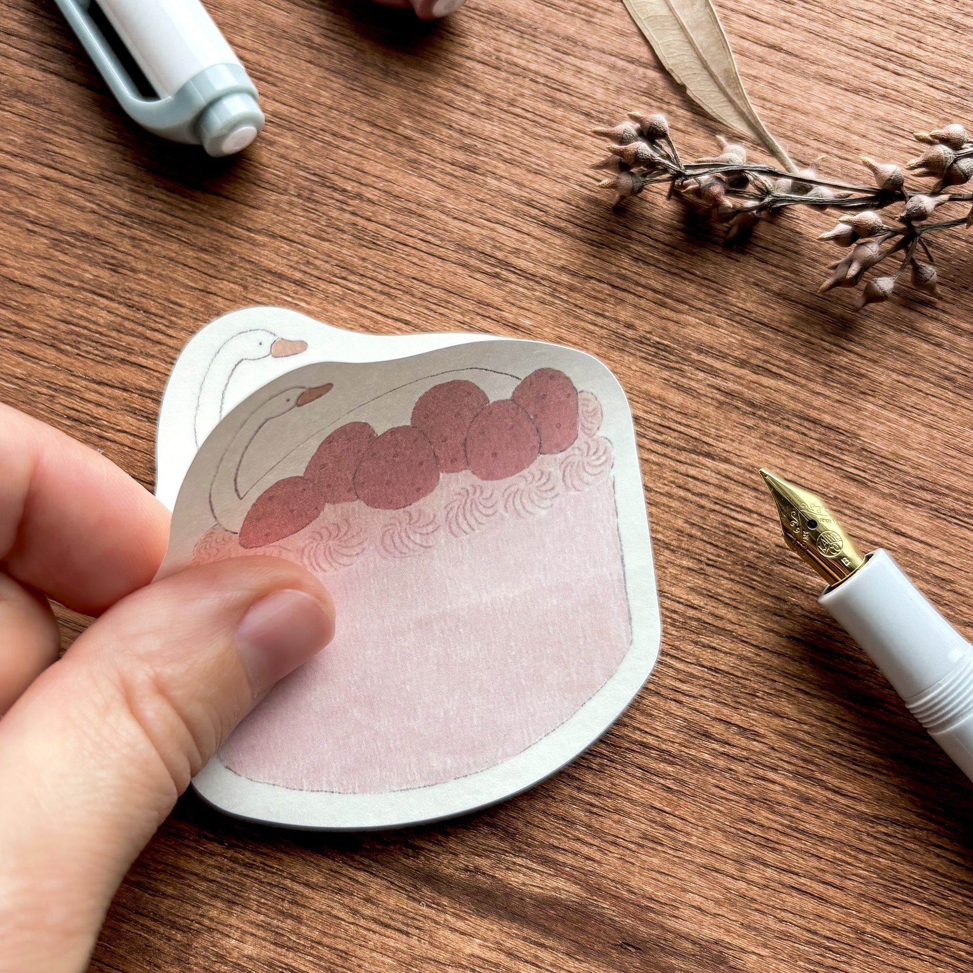 Shoichiro Tobimatsu / Die-cut Sticky Notes - Swan Cake