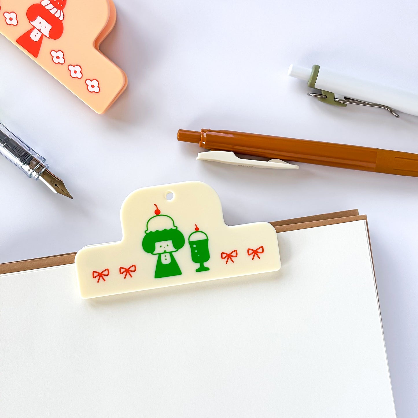 mizutama / Limited Edition / Magnet Paper Clip (white)