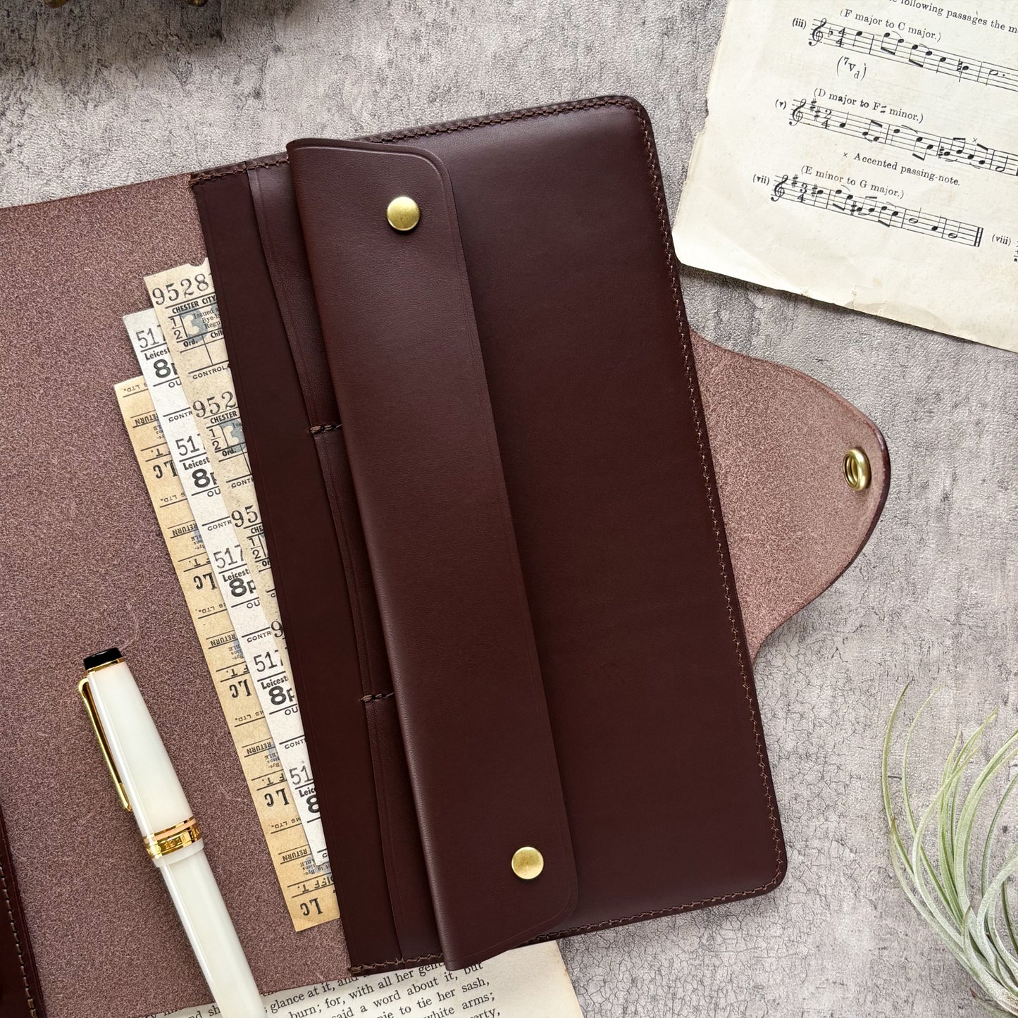 The Superior Labor / INGRASSATO & things holder - Brown (A5)