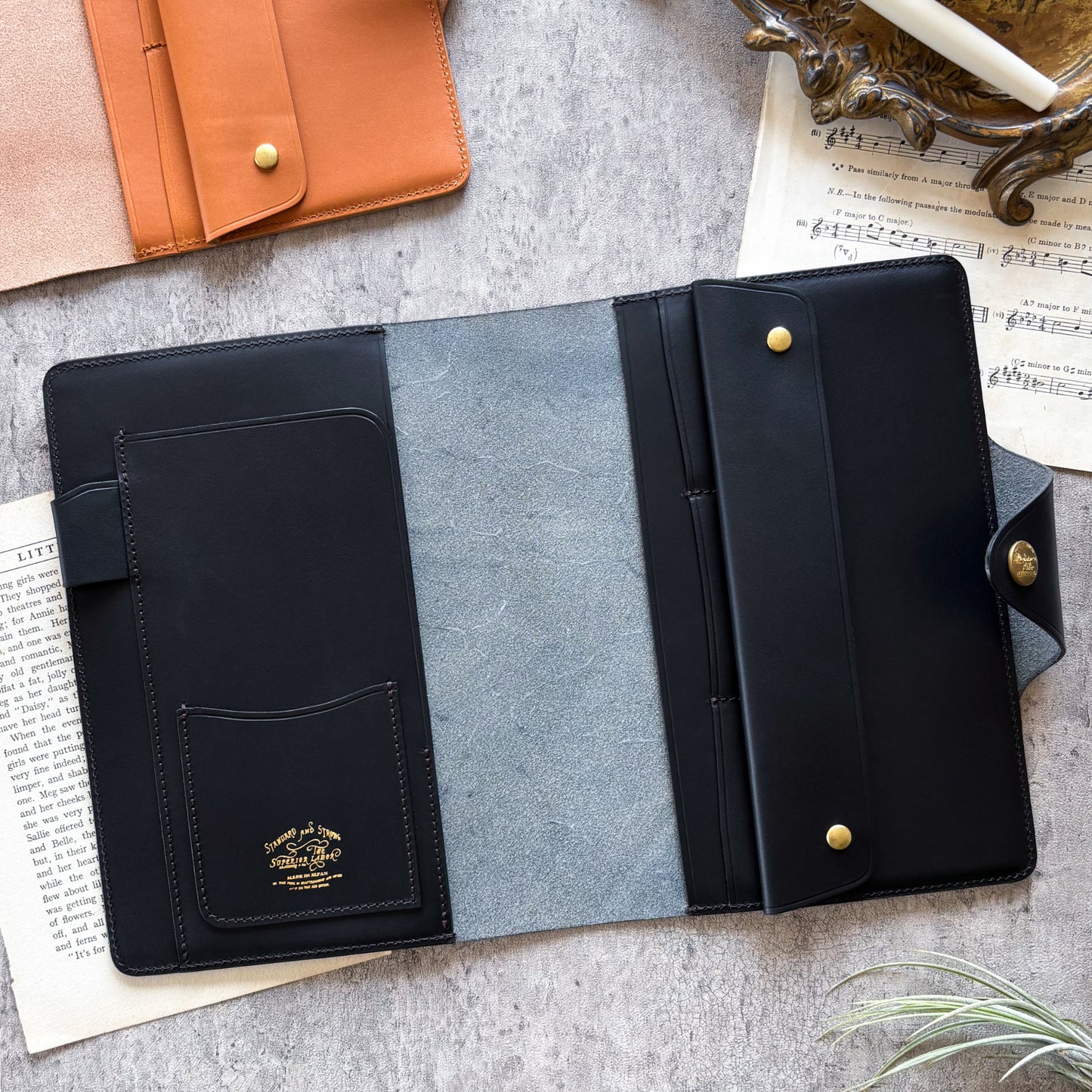 The Superior Labor / INGRASSATO & things holder - Black (A5)