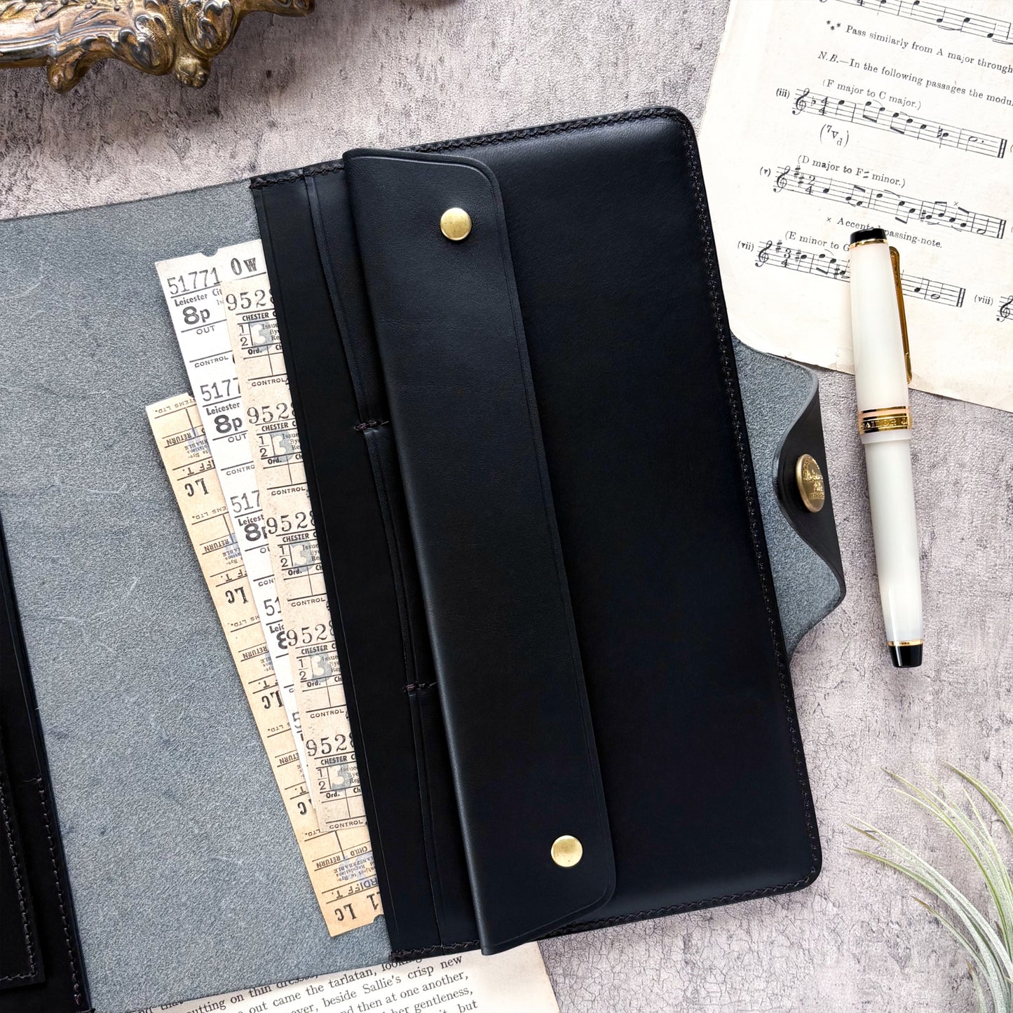 The Superior Labor / INGRASSATO & things holder - Black (A5)