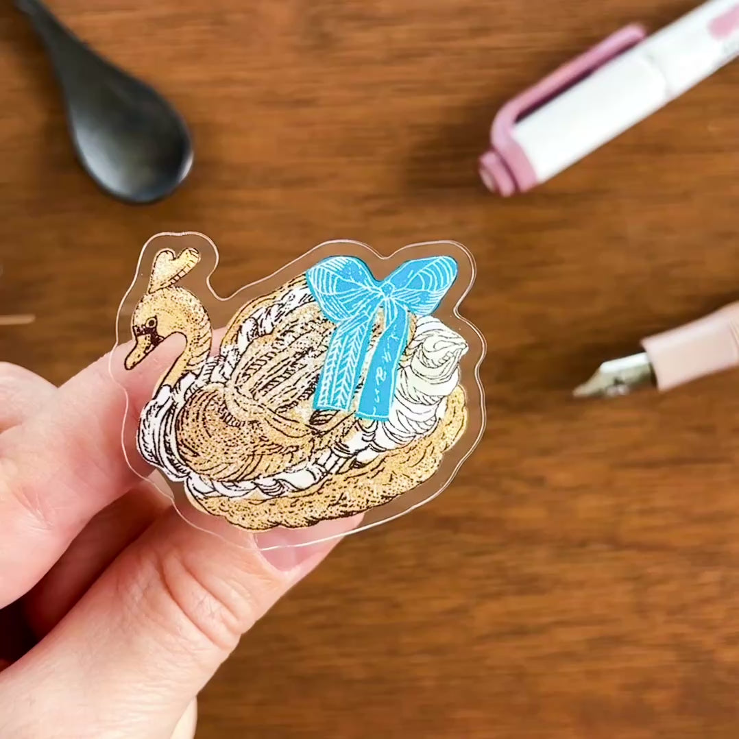 Load video: Aya Inoue / Rotating Paper Clip - Swan