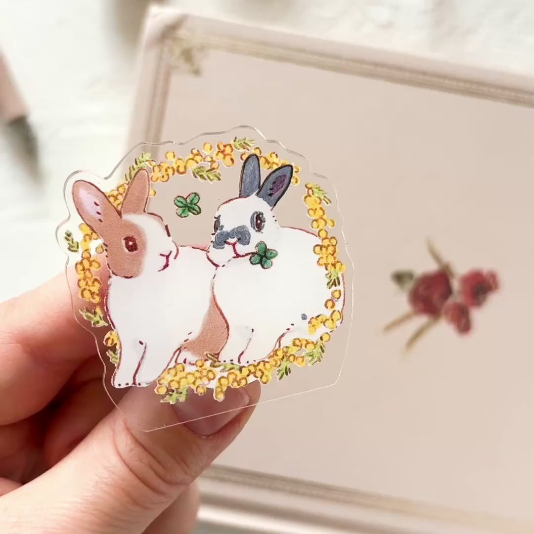 Load video: Shinako Moriyama / Rotating Paper Clip - Bunny &amp; Mimosa