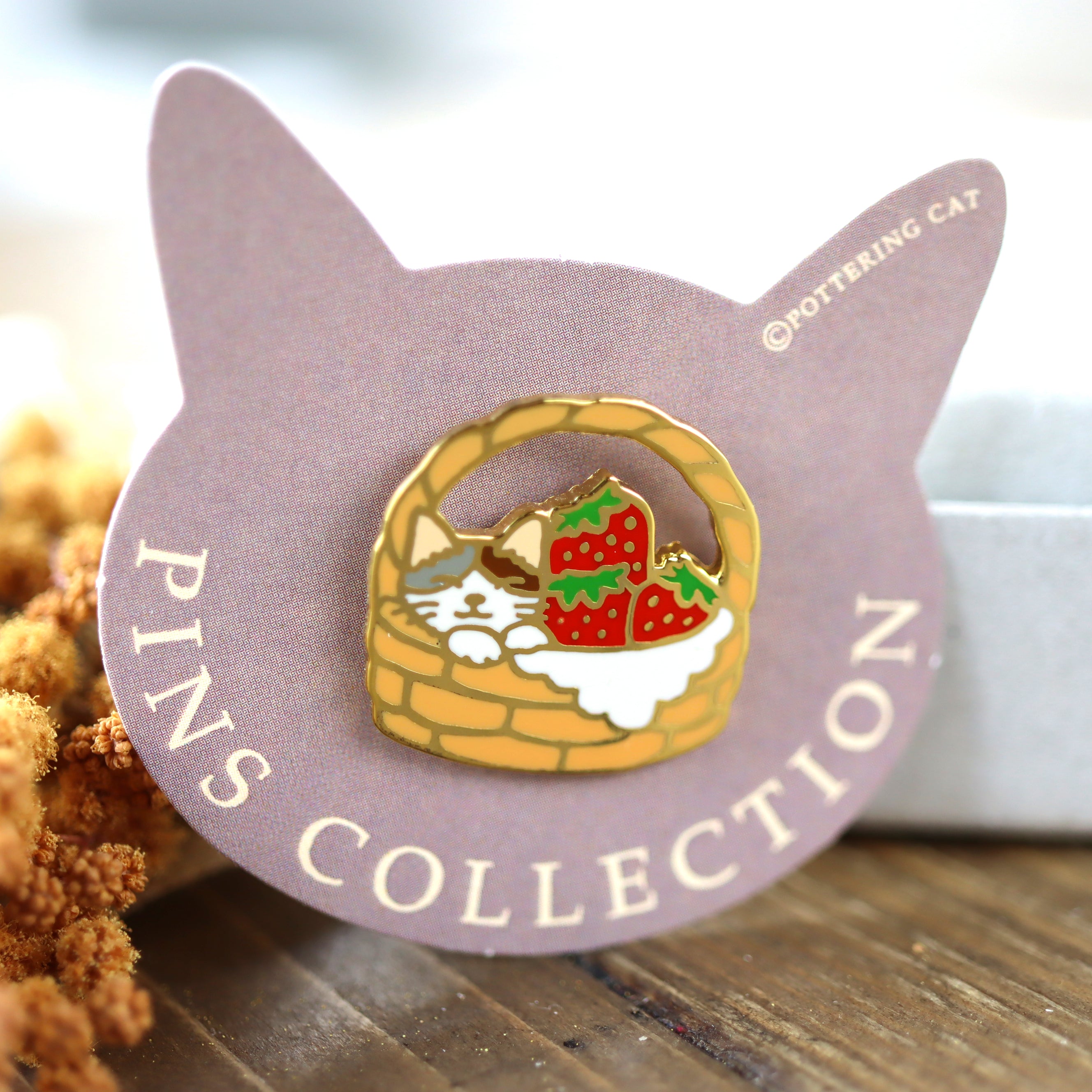 Pottering Cat / Cat Pin - Strawberry Field
